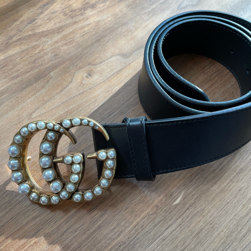 Gucci Black Leather Belt with Gold Pearl GG Buckle